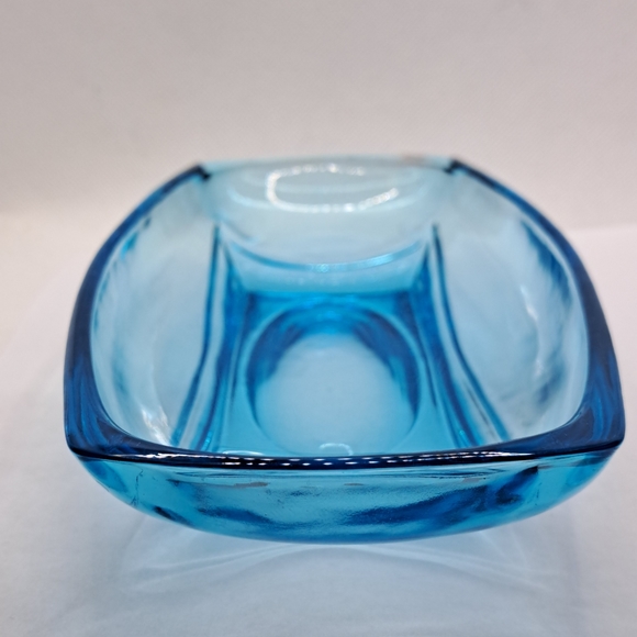 Vintage Hazel Atlas Turquoise Blue serving dish. - Picture 4 of 5